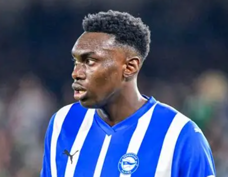 英超雙雄競逐：阿格霍瓦轉會風云起