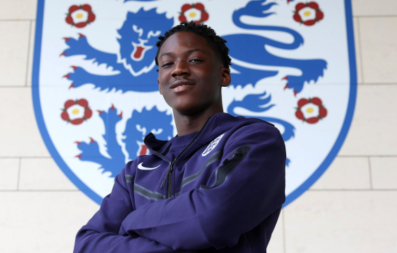 曼聯(lián)重建進行時：陣容調(diào)整與轉會風云